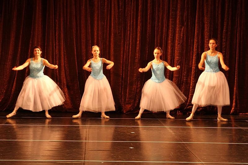 Die Schneek&ouml;nigin - ein getanztes M&auml;rchen.