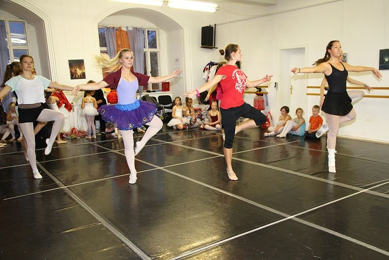 Die Schneek&ouml;nigin - ein getanztes M&auml;rchen.