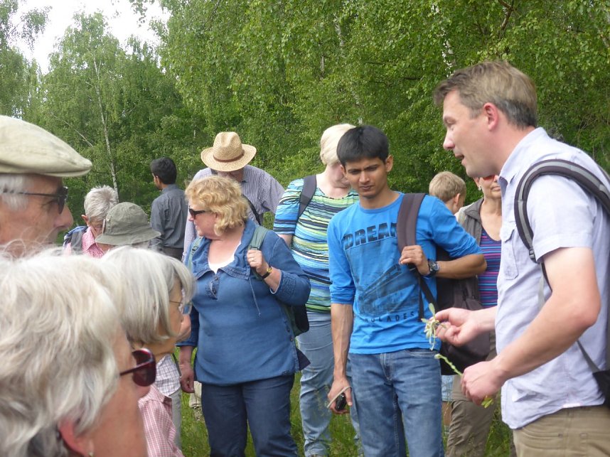 Winkelberg: Mitglieder es F&ouml;rdervereins des Naturkundemuseum Erfurt auf einer Exkursion in der R&uuml;digsdorfer Schweiz im Mai 2014