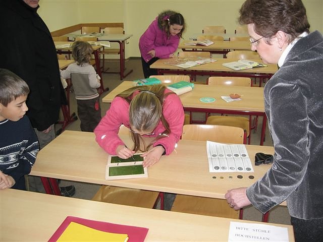 Schult&uuml;ren &ouml;ffneten sich