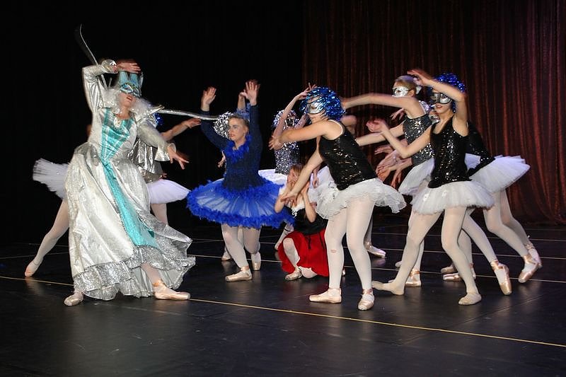 Schneek&ouml;nigin begeistert Gro&szlig; und Klein.