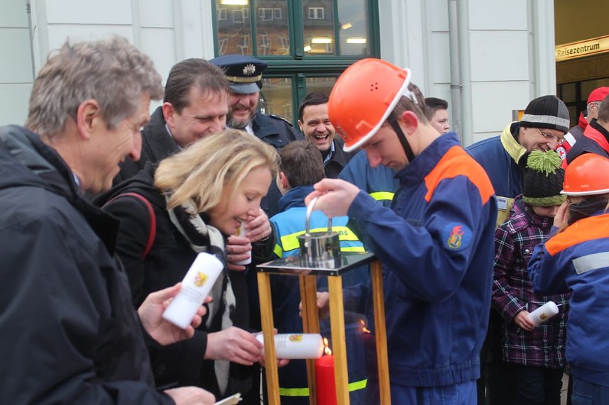 Das Friedenslicht aus Bethlehem ging heute auch in Nordhausen von Hand zu Hand