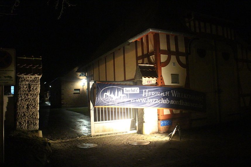 Das Dresdner Duo "Hands on Strings" er&ouml;ffnete heute die Nordh&auml;user Jazzsaison 2015