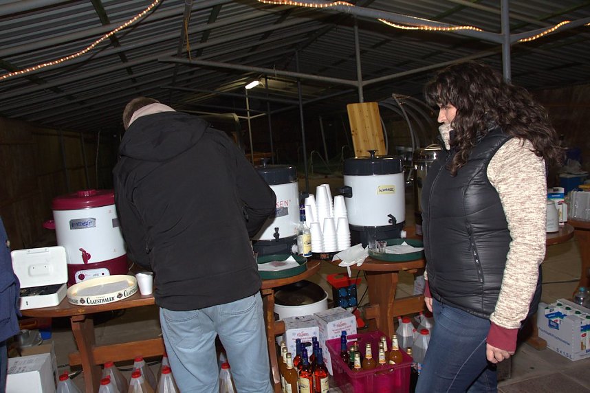 Heringen feierte ein feuriges "Knut" - Fest und entledigte sich seiner alten Weihnachtsb&auml;ume