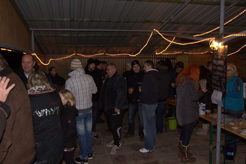 Heringen feierte ein feuriges "Knut" - Fest und entledigte sich seiner alten Weihnachtsb&auml;ume