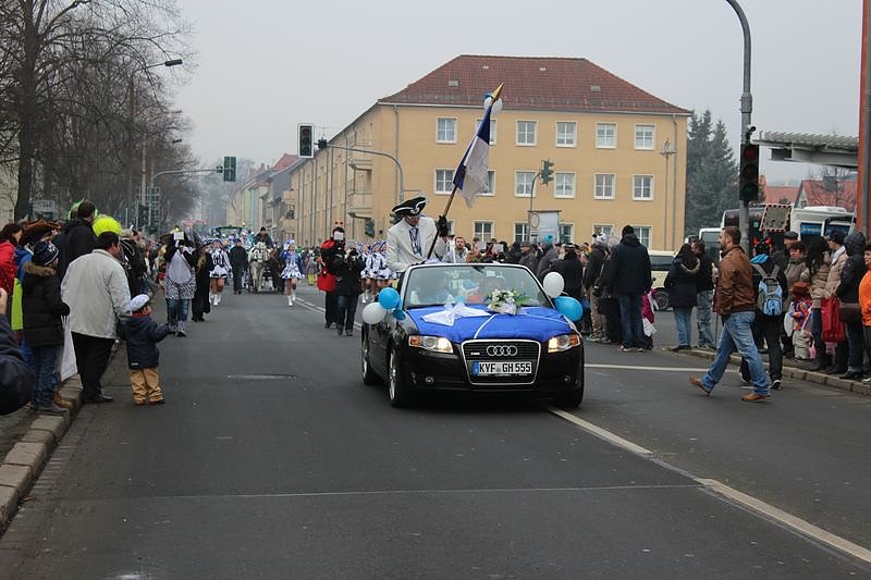 N&auml;rrinnen und Narren zogen durch Sondershausen (1)
