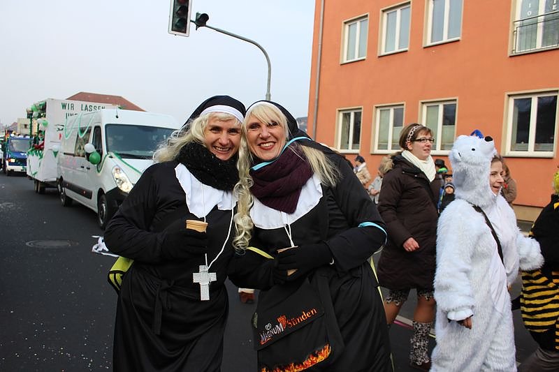 N&auml;rrinnen und Narren zogen durch Sondershausen (2)