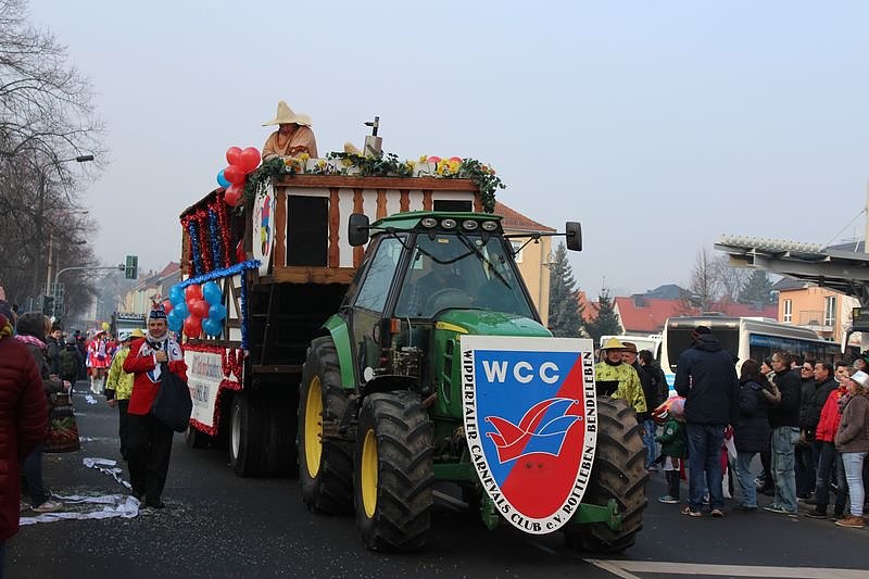 N&auml;rrinnen und Narren zogen durch Sondershausen (2)