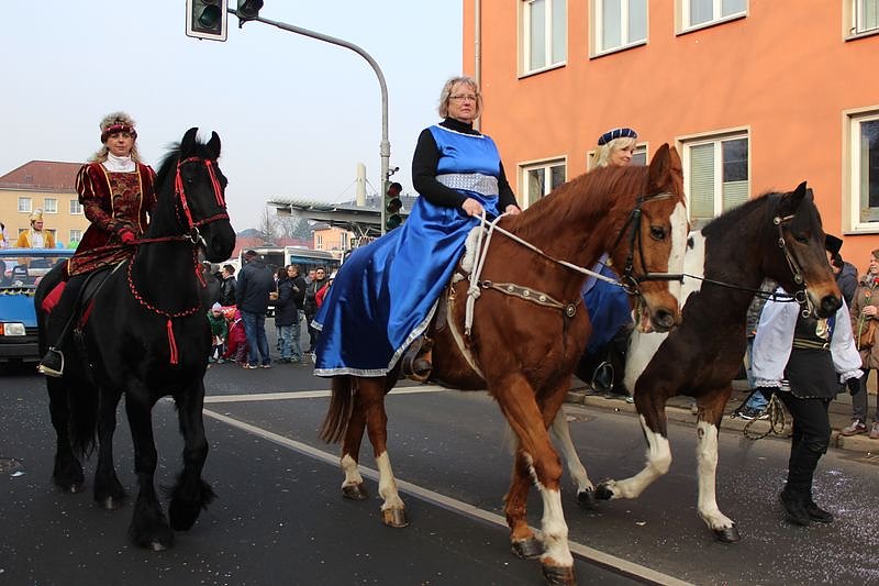N&auml;rrinnen und Narren zogen durch Sondershausen (2)