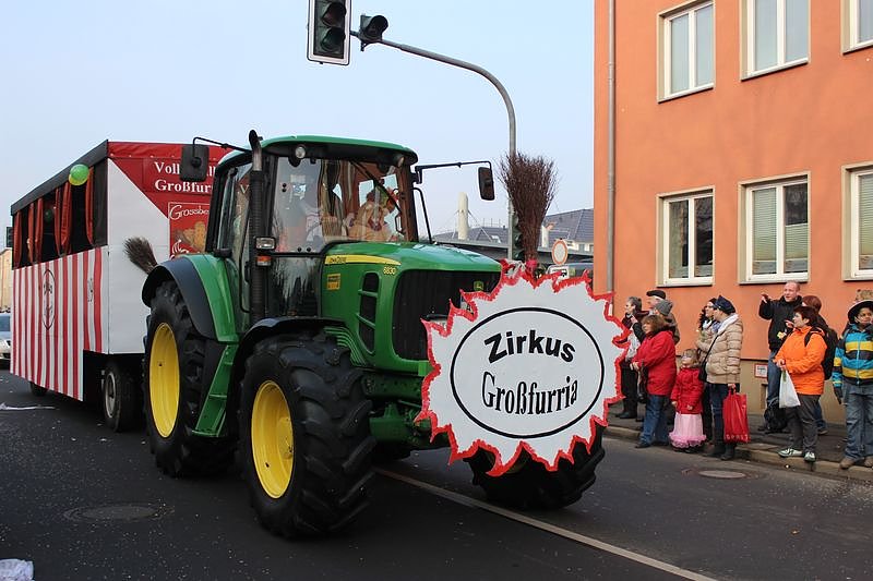 N&auml;rrinnen und Narren zogen durch Sondershausen (2)