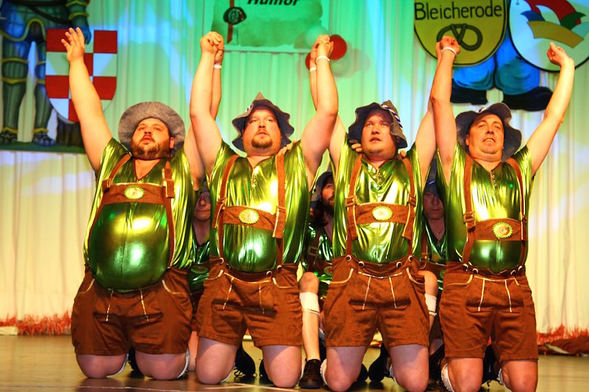 Zum 8. M&auml;nnerballettwettbewerb des BCC im Bleicher&ouml;der Kulturhaus sollte es zum Kopf an Kopf Tanzen kommen