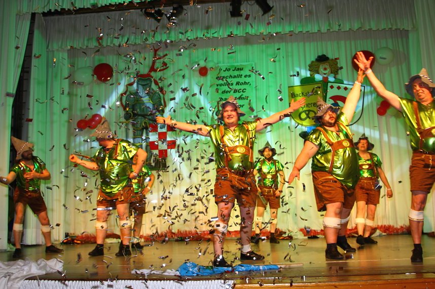 Zum 8. M&auml;nnerballettwettbewerb des BCC im Bleicher&ouml;der Kulturhaus sollte es zum Kopf an Kopf Tanzen kommen