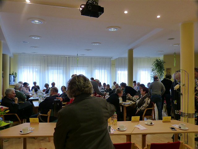 &Uuml;bergabe der Bauschutzbrillen an Abgeordneten des Landtages