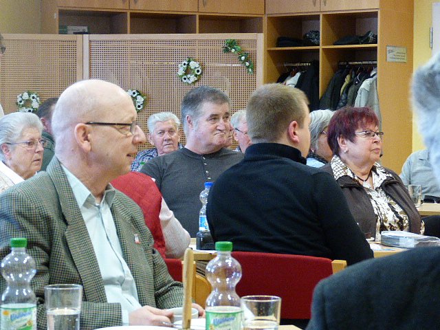 &Uuml;bergabe der Bauschutzbrillen an Abgeordneten des Landtages