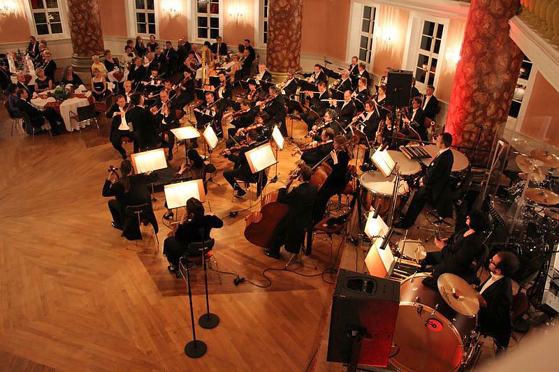 nnz/kn: Ballgefl&uuml;ster mit Premiere