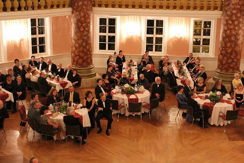 nnz/kn: Ballgefl&uuml;ster mit Premiere