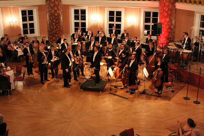 nnz/kn: Ballgefl&uuml;ster mit Premiere