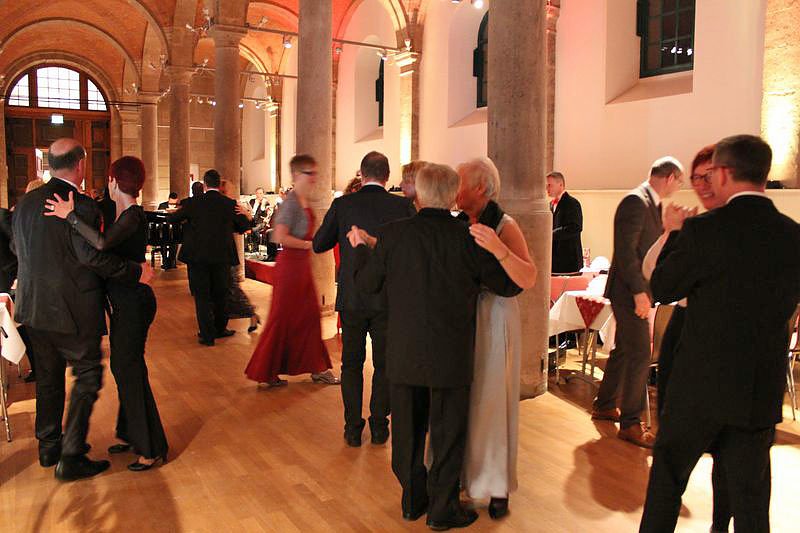 nnz/kn: Ballgefl&uuml;ster mit Premiere