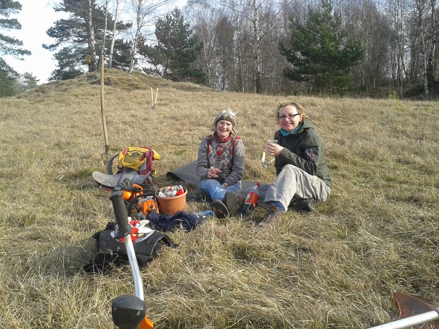 Der Nordh&auml;user Kreisverband des BUND beim Arbeitseinsatz auf den Pfaffenk&ouml;pfen