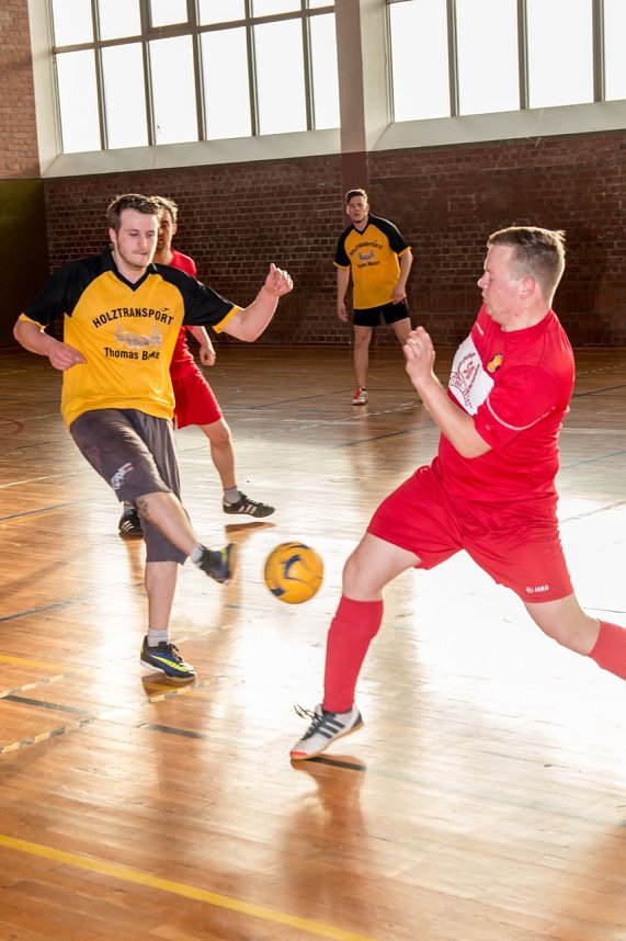 Kicken statt Boxen - vergangenen Samstag zeigten die Boxer, das auch die Beinarbeit stimmt