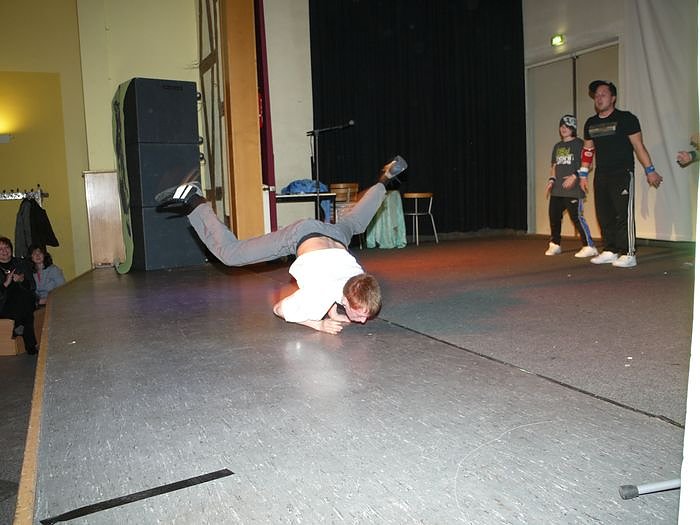 Tanzen im Jugendclubhaus