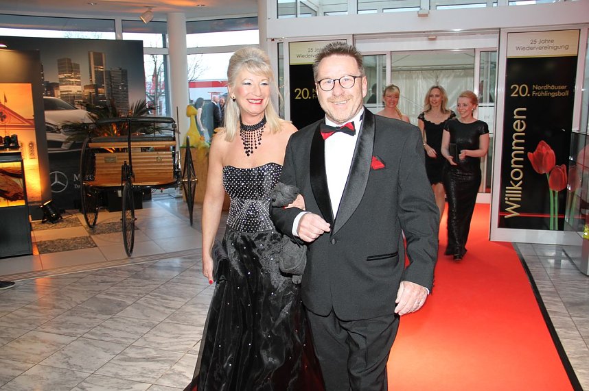 Jubil&auml;ums-Ball gefeiert