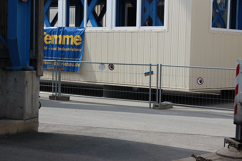 Neue Seilfahrtsbr&uuml;cke wird montiert