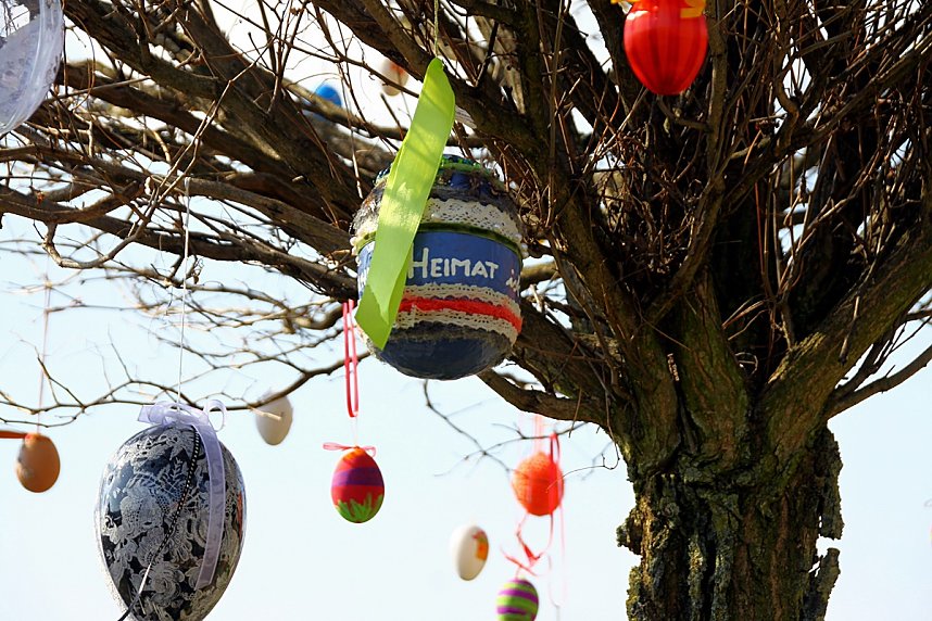 Ostereierallee in Obergebra