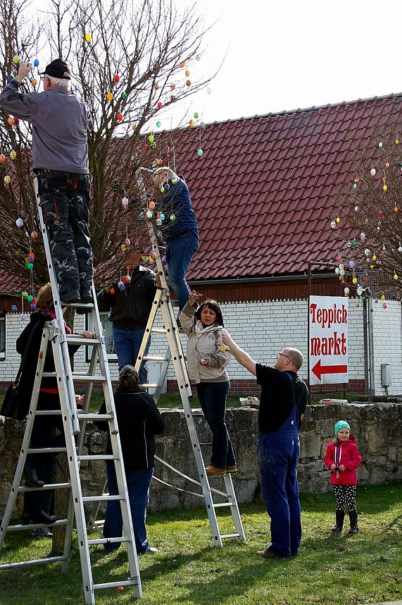 Ostereierallee in Obergebra