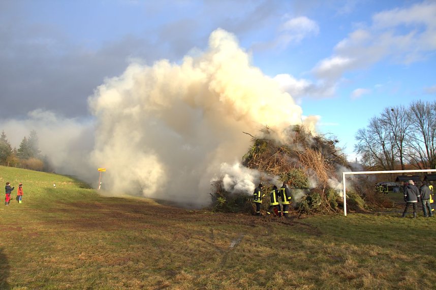 Osterfeuer in Herreden