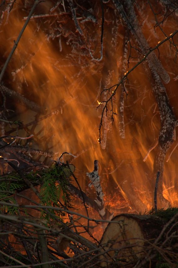 Osterfeuer in Herreden