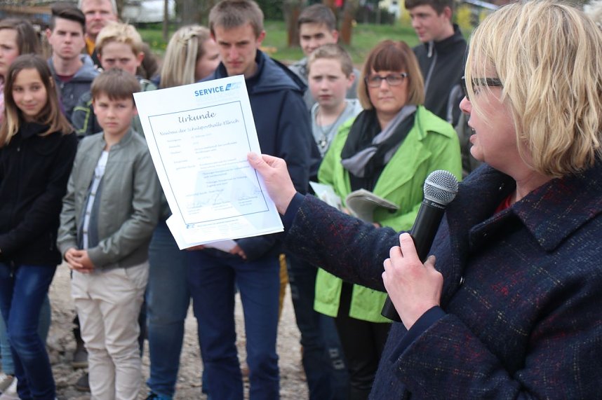 F&uuml;r die neue Sporthalle der Regelschule Ellrich wurde heute der Grundstein gelegt