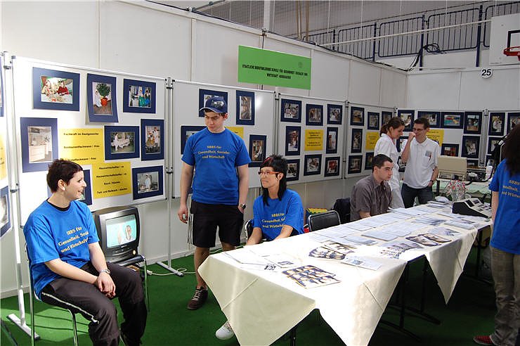 NNZ-City Scout on Tour.11.Forum Berufsstart Nordhausen