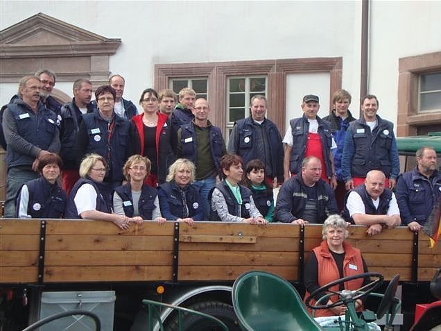 Schlepper und Traktoren auf dem Schlosshof
