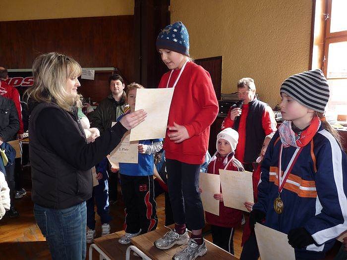 Kinder und Jugendliche beim Possenlauf