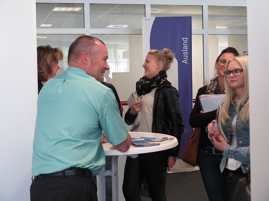 Tag der Uniformen im BIZ