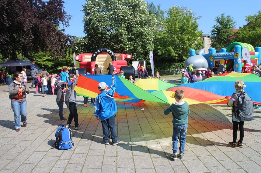 Sicherheit braucht K&ouml;pfchen - seit gut zehn Jahren organisiert die Kreissparkasse Nordhausen die Verkehrsschulungen f&uuml;r angehende Grundsch&uuml;ler