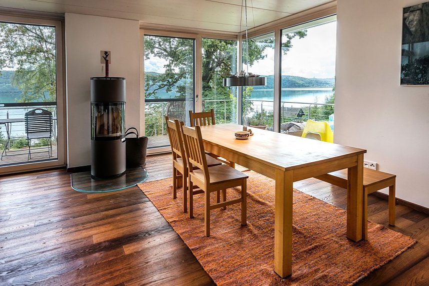 Massives Holzhaus in drei Tagen gebaut