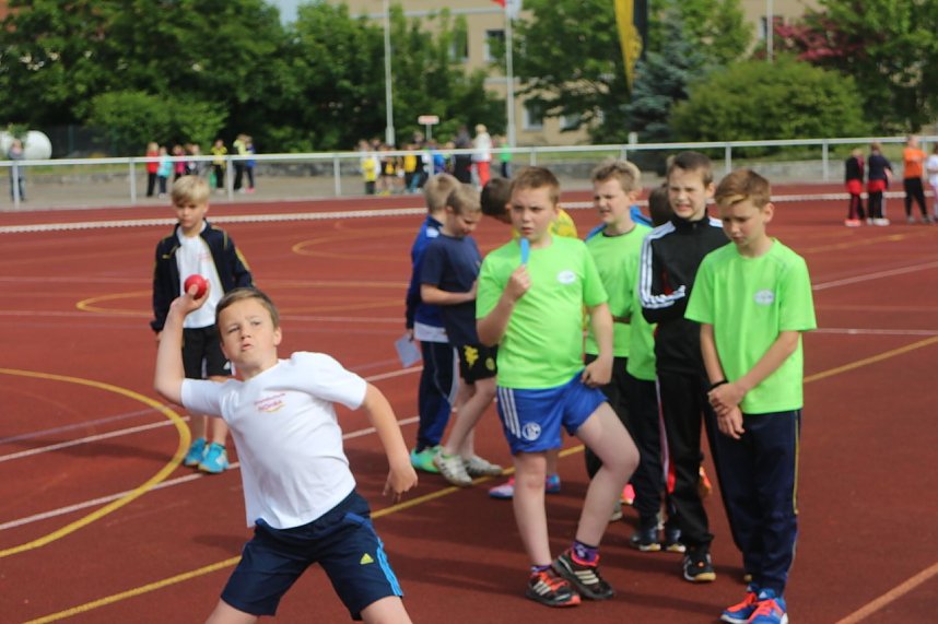 Kreisschulmeisterschaften auf dem Nordh&auml;user Hohekreuz-Sportplatz