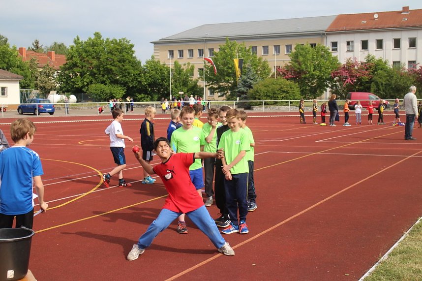 Kreisschulmeisterschaften auf dem Nordh&auml;user Hohekreuz-Sportplatz