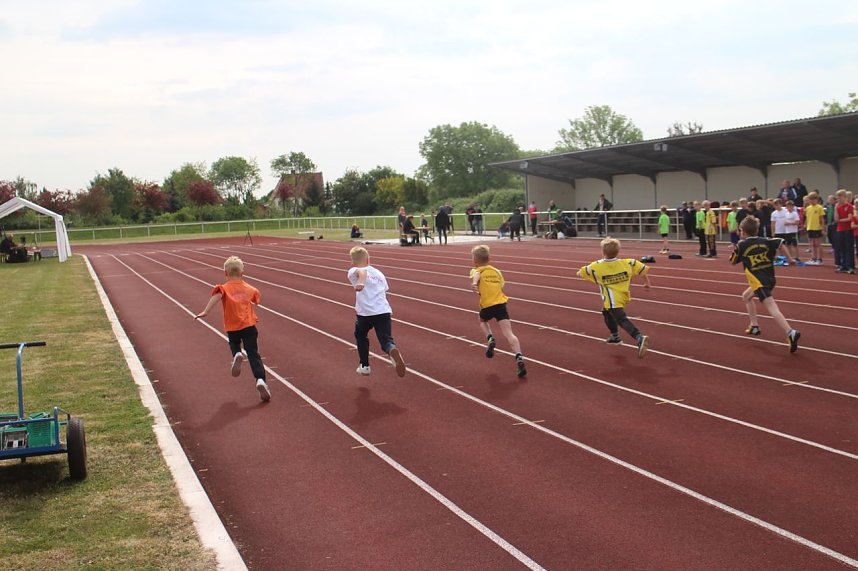 Kreisschulmeisterschaften auf dem Nordh&auml;user Hohekreuz-Sportplatz