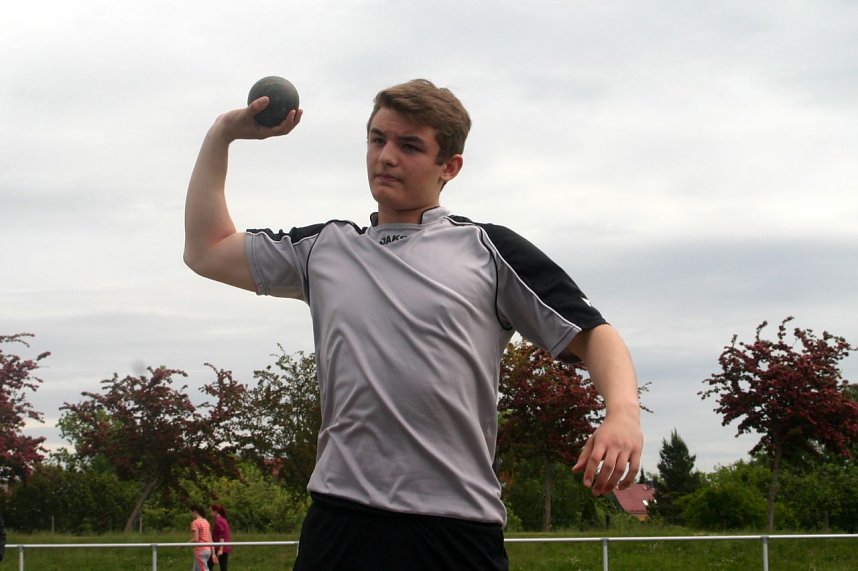 Schulamtsfinale Jugend trainiert f&uuml;r Olympia auf dem Nordh&auml;user Hohekreuzsportplatz