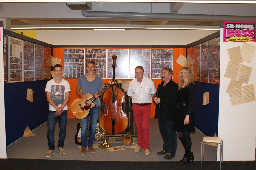 Ausstellung musikalisch er&ouml;ffnet