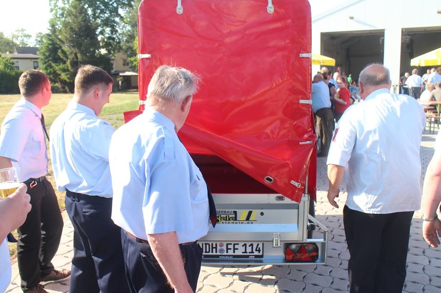 Die Kameraden der Sundh&auml;user Feuerwehr k&ouml;nnen sich nach langem warten endlich &uuml;ber ihr neues Ger&auml;tehaus freuen