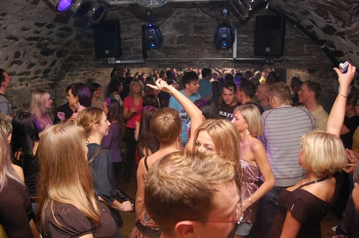 House Sensation im Grease.NNZ-City Scout on Tour