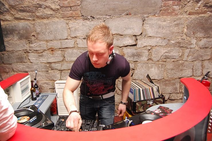 House Sensation im Grease.NNZ-City Scout on Tour