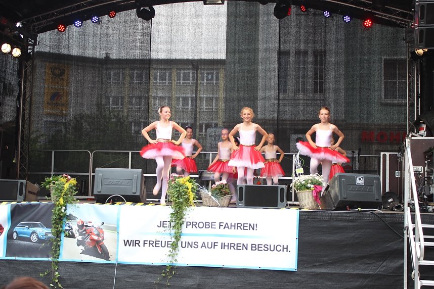 Die Eleven des Tanzstudio Radeva auf dem 47. Rolandsfest