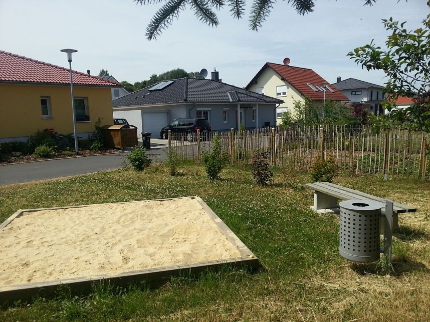 Spielplatz am Schwalbenweg ist wieder zum Spielen geeignet.