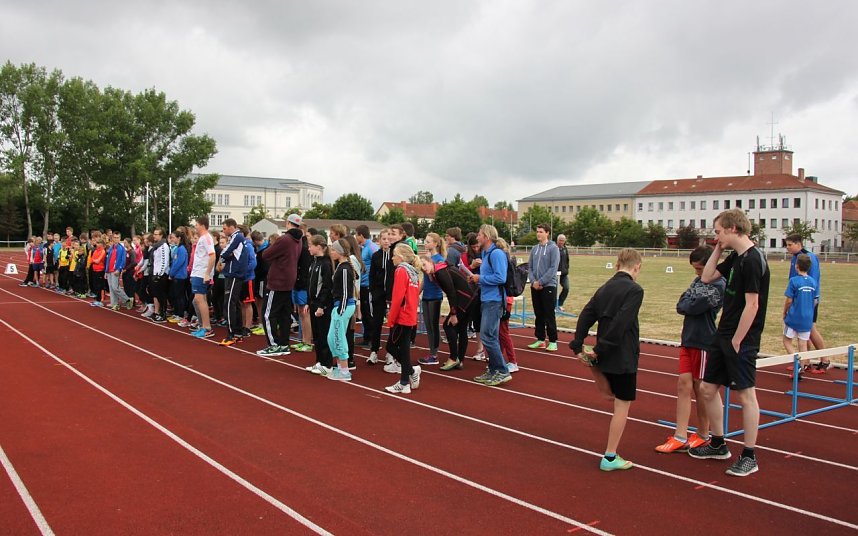 Kreisschulmeisterschaften auf dem Nordh&auml;user Hohekreuz-Sportplatz