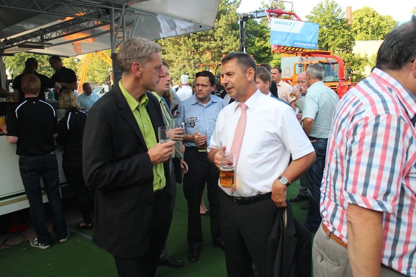 Sommerfest vor dem Nordh&auml;user Landratsamt